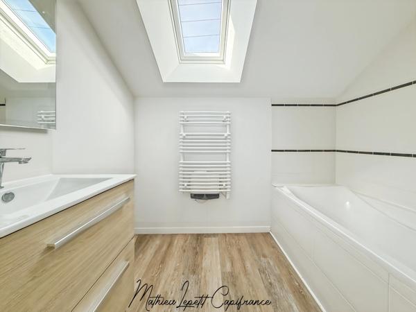 MAISON FAMILIALE ENTIÈREMENT RÉNOVÉE – VOLUMES GÉNÉREUX 7 PIECES PERIGUEUX (24)