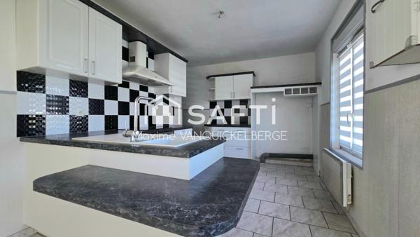 Plain pied individuel idéalement située à l’entrée des bois, dans le secteur prisé du hameau de Noulette