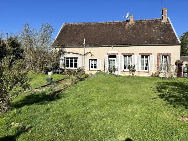 Sens (89100) Maison de village