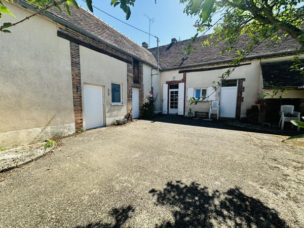Sens (89100) Maison de village