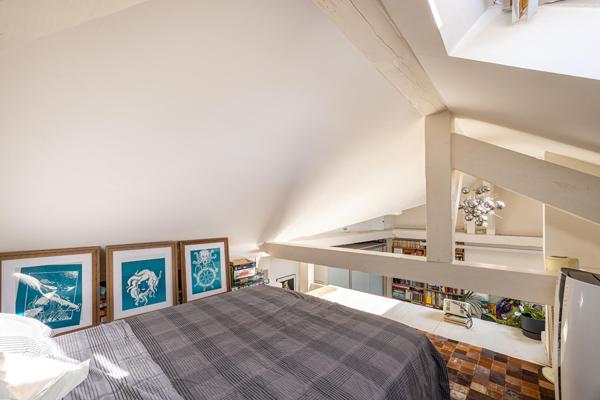 Duplex sous les toits, à deux pas du Canal Saint-Martin