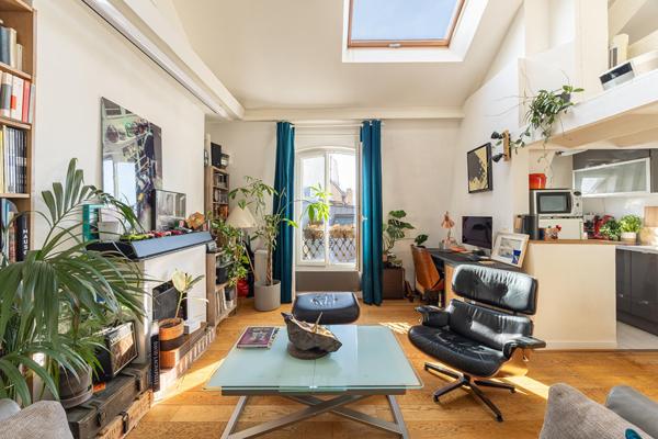 Duplex sous les toits, à deux pas du Canal Saint-Martin