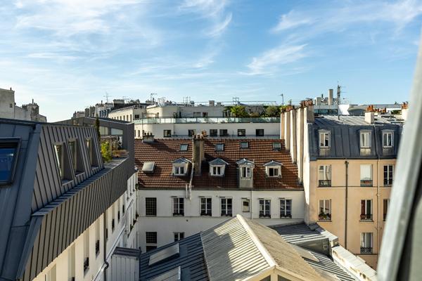 Duplex sous les toits, à deux pas du Canal Saint-Martin