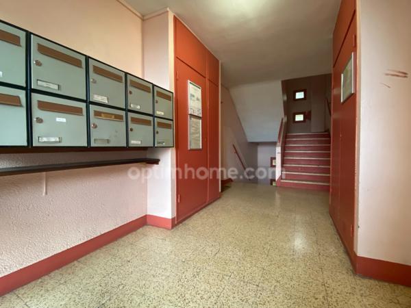 Appartement 3 pièces 62m2 avec loggia et cave à SETE (34)