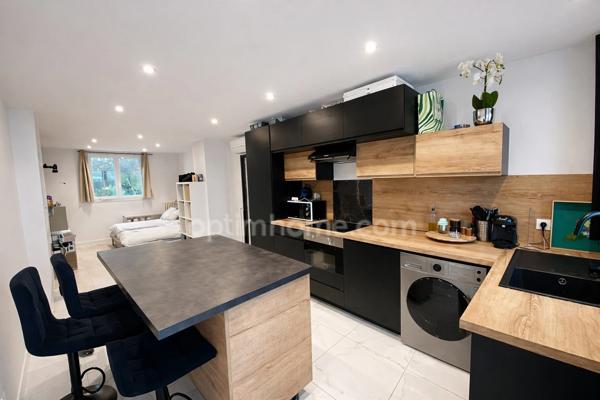 Appartement 3 pièces 62m2 avec loggia et cave à SETE (34)