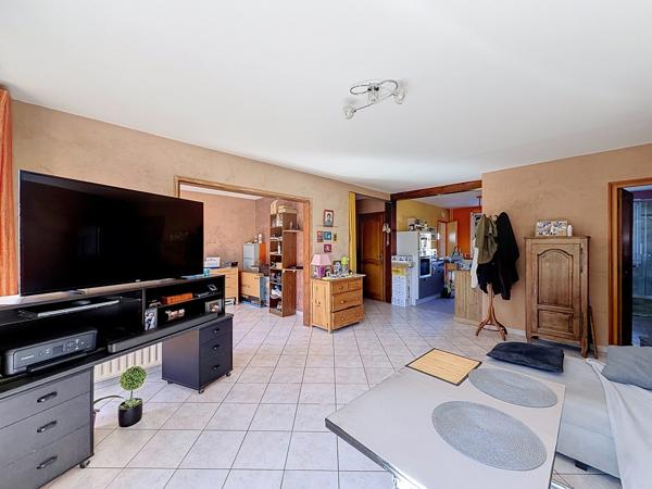 Appartement
         5 pièces
        - 90 m² 199 900 € *