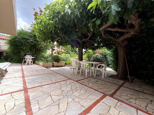 Charmante villa familiale de style Architecte de 184 m² sur un terrain 4 faces piscinable dans un secteur très calme