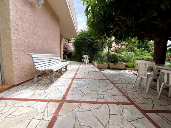 Charmante villa familiale de style Architecte de 184 m² sur un terrain 4 faces piscinable dans un secteur très calme