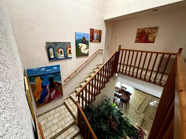 Charmante villa familiale de style Architecte de 184 m² sur un terrain 4 faces piscinable dans un secteur très calme