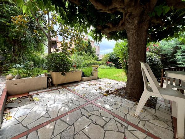 Charmante villa familiale de style Architecte de 184 m² sur un terrain 4 faces piscinable dans un secteur très calme