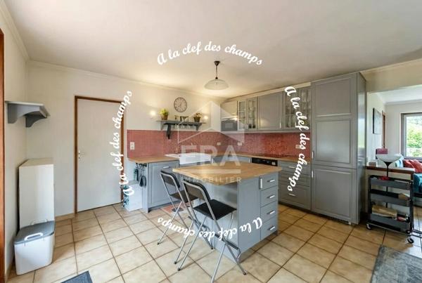 Maison Dourdan 7 pièce(s) 127 m2