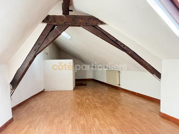 Vente
                Maison45,69 m² - 3 Pièces -
                    LAVAL (53000)