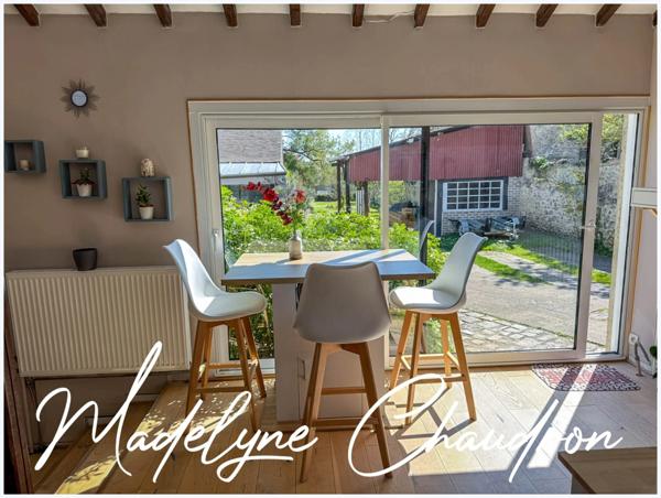 Maison ancienne rénovée avec jardin et dépendances – Centre de Cerny