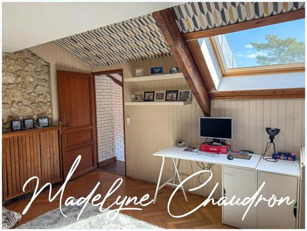 Maison ancienne rénovée avec jardin et dépendances – Centre de Cerny