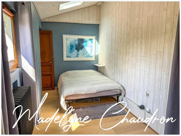 Maison ancienne rénovée avec jardin et dépendances – Centre de Cerny