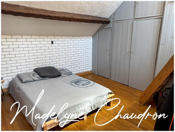 Maison ancienne rénovée avec jardin et dépendances – Centre de Cerny