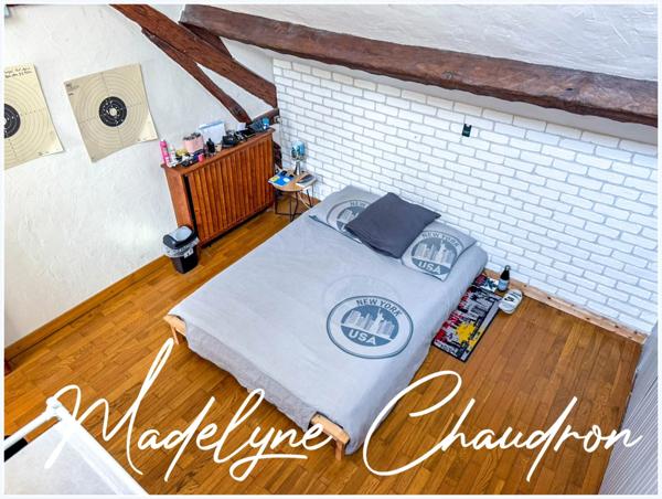 Maison ancienne rénovée avec jardin et dépendances – Centre de Cerny