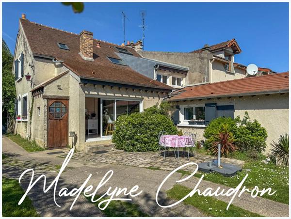 Maison ancienne rénovée avec jardin et dépendances – Centre de Cerny