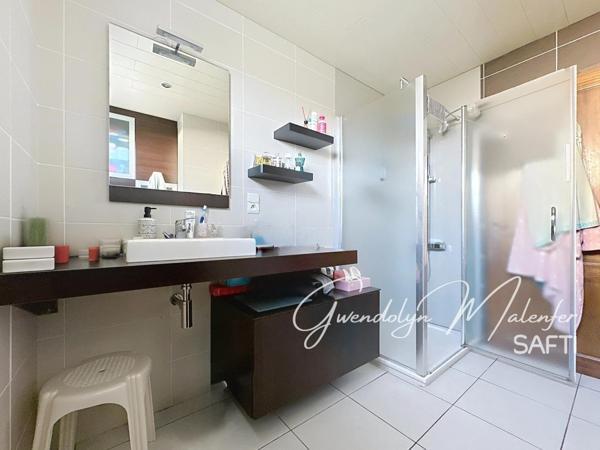 Grande maison familiale avec terrain plat de plus de 3500 m² – Un vrai coin de tranquillité pour les amoureux de la nature !