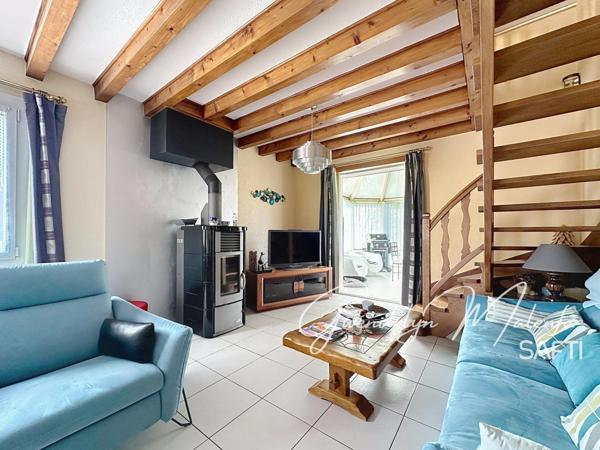 Grande maison familiale avec terrain plat de plus de 3500 m² – Un vrai coin de tranquillité pour les amoureux de la nature !