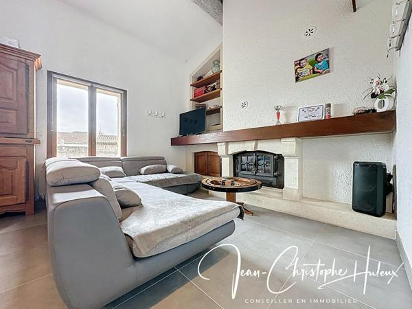 Maison  de ville atypique avec grand garage et extérieur