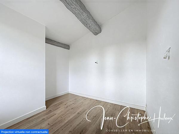 Maison  de ville atypique avec grand garage et extérieur