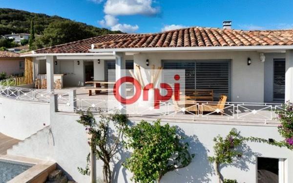 Maison à vendre    8 pièces •  Porto-Vecchio