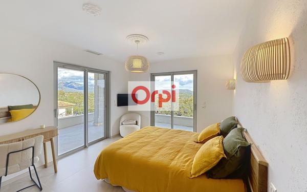 Maison à vendre    8 pièces •  Porto-Vecchio
