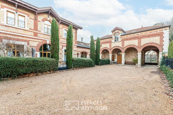 Bâtisse de charme avec jardin et terrasse – Anciennes écuries du XIXe siècle