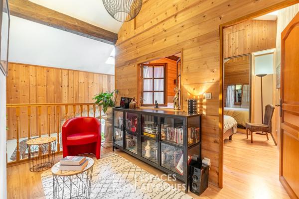 Bâtisse de charme avec jardin et terrasse – Anciennes écuries du XIXe siècle