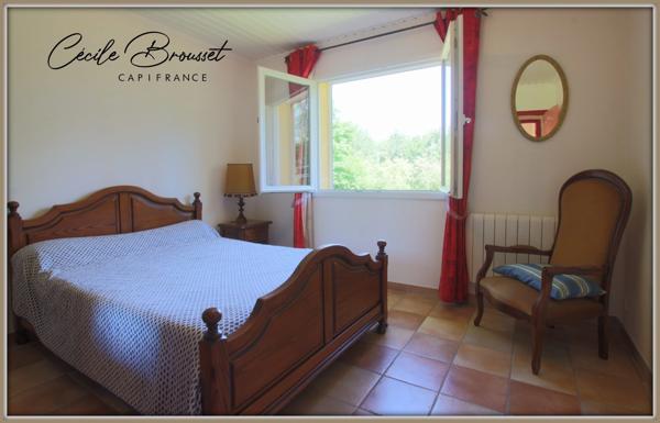 Belle villa de 2002 avec grand terrain et grand garage  SAINT LAURENT DE CERDANS (66)