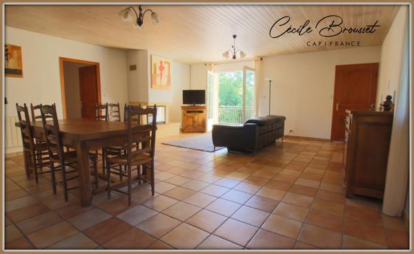 Belle villa de 2002 avec grand terrain et grand garage  SAINT LAURENT DE CERDANS (66)