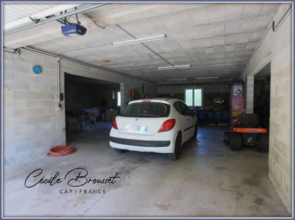 Belle villa de 2002 avec grand terrain et grand garage  SAINT LAURENT DE CERDANS (66)