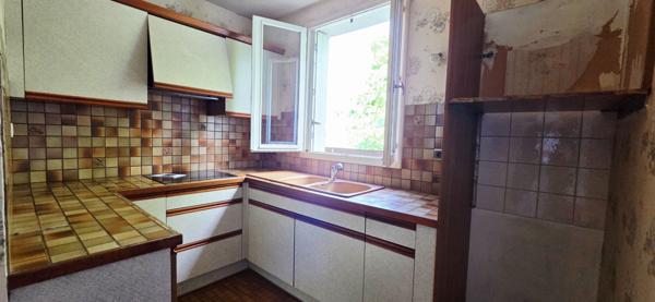 Appartement en duplex à Étampes avec un box et une cave.