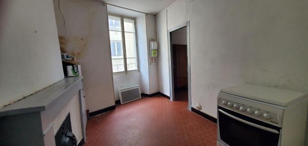 APPARTEMENT DE CARACTÈRE IMMEUBLE 1900 EN PLEIN C?UR DE VILLE