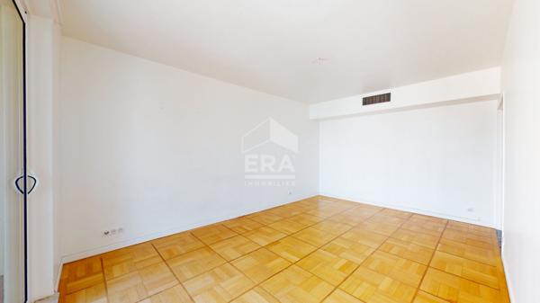 NICE - FLEURS / F. GROSSO : MAGNIFIQUE 2 PIÈCES AVEC TERRASSE EN DERNIER ÉTAGE