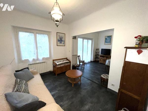 Jolie villa de plain-pied sur terrain plat de 755 m² proche commerces