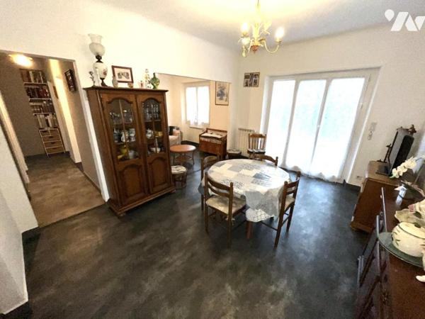 Jolie villa de plain-pied sur terrain plat de 755 m² proche commerces