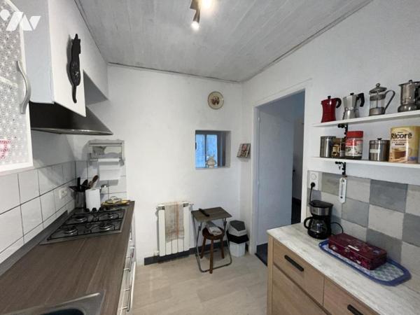 Jolie villa de plain-pied sur terrain plat de 755 m² proche commerces