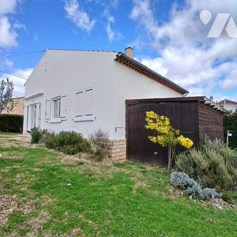 Jolie villa de plain-pied sur terrain plat de 755 m² proche commerces