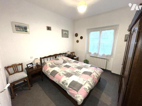 Jolie villa de plain-pied sur terrain plat de 755 m² proche commerces