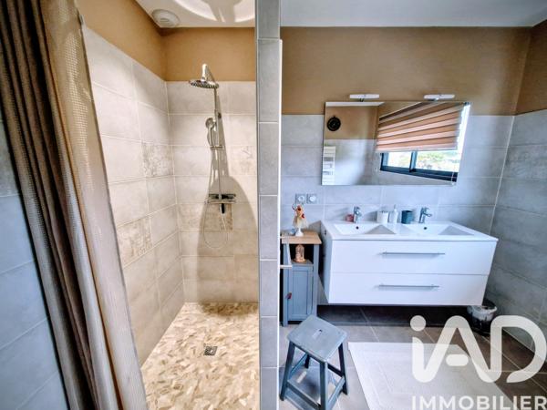 Maison à vendre 5 pièces 182 m² Lamonzie-Saint-Martin