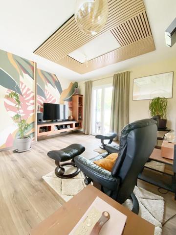 MAISON NEUVE AVEC GARAGES ET JARDIN