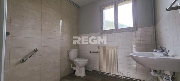 Sayat (63530) Sayat (63530) Maison de 130 m² avec T1 indépendant.