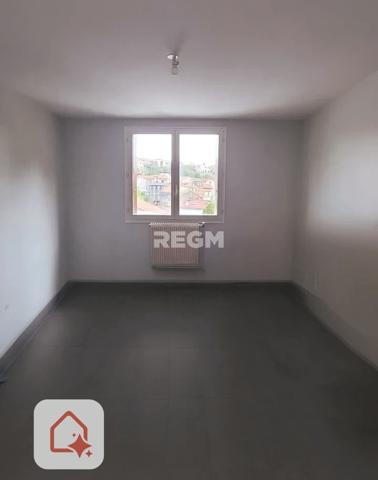 Sayat (63530) Sayat (63530) Maison de 130 m² avec T1 indépendant.