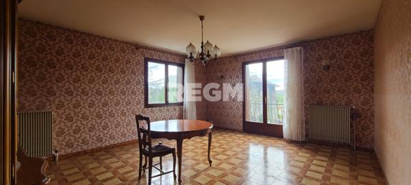 Sayat (63530) Sayat (63530) Maison de 130 m² avec T1 indépendant.