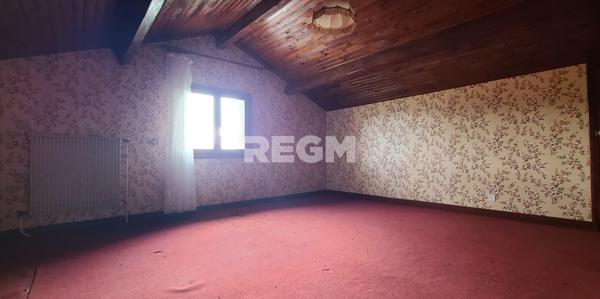 Sayat (63530) Sayat (63530) Maison de 130 m² avec T1 indépendant.