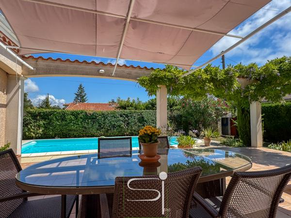 Villa 5 pièce(s) 3 chambre(s) 145 m²