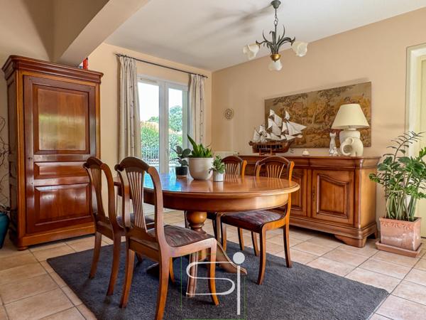 Villa 5 pièce(s) 3 chambre(s) 145 m²