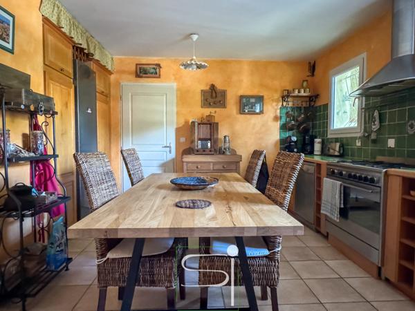 Villa 5 pièce(s) 3 chambre(s) 145 m²